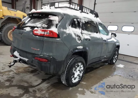 2015 Jeep Cherokee Trailhawk from USA, damaged, VIN 1C4PJMBS7FW713646